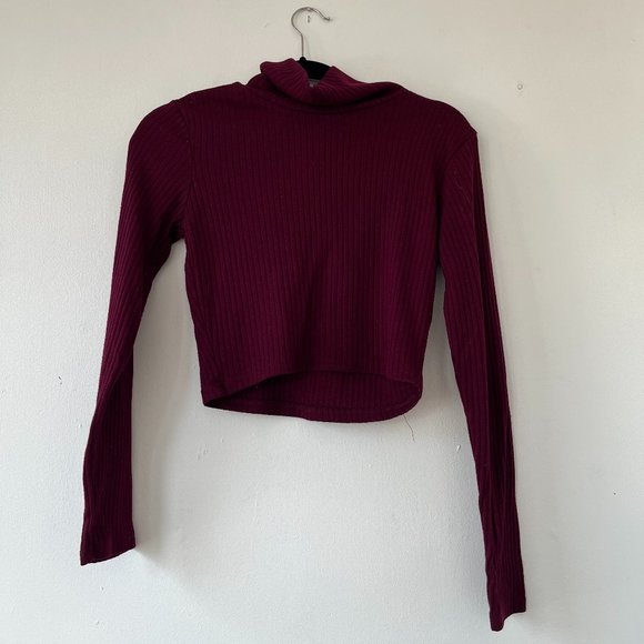 Maroon/Purple cropped turtleneck - Picture 1 of 2